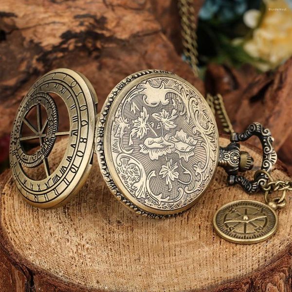 Relojes de bolsillo Reloj con diseño de brújula de astrología tallada hueca Accesorios de bronce retro Reloj colgante de cuarzo con cadena de collar