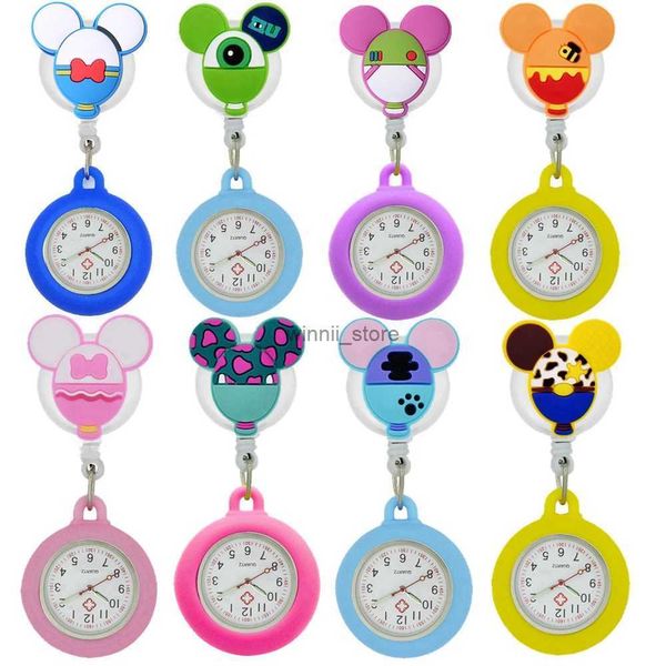 Relojes de bolsillo Preciosos modelos de dibujos animados Enfermera Doctor Carrete de insignia retráctil Relojes de bolsillo con funda de silicona colorida para trabajadores médicos L231120