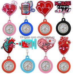 Montres de poche Lovely Cute Cartoon Nurse Doctor Hospital Heart Medical Beat Clip Badge Rende Rettractable Hang Horloge Cadeaux Drop Livraison OT2OY