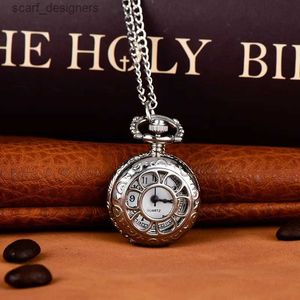 Pocket Watchs New Fashion Retro Quartz Pocket Alloy Chain Hollow Out Flower Flip Cover Vintage Pendant Es for Women Birthday Gifts Y240410