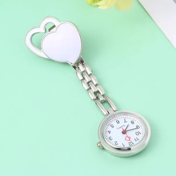 Montres de poche Retro Decro Clip Clip Watch Analog Quartz Lapel Fob Coeur en forme de coeur