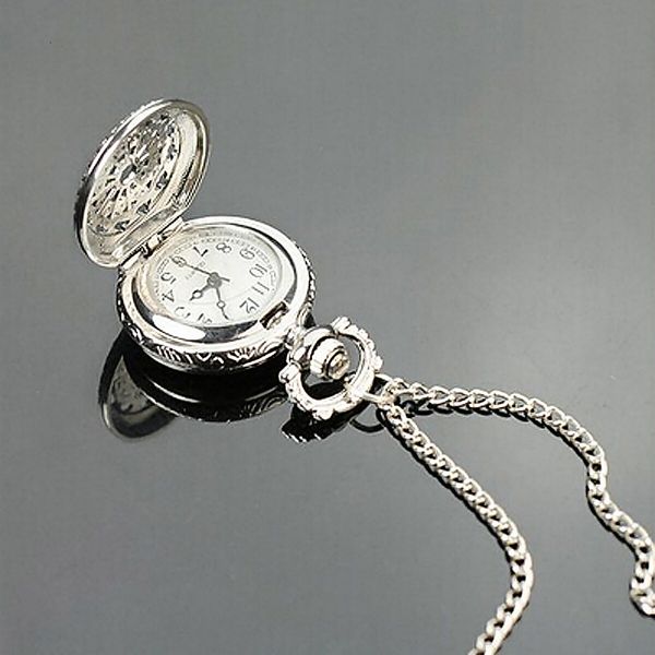Montres de poche rétro petite taille toiles d'araignée montre de poche montre collier mode bijoux pendentif montre collier XIN- 230719