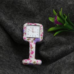 Pocket horloges square bekijk vrouwen siliconen clip-on fob broche hanger hangend reloj de bolsillo enfermeras regalos cadeau