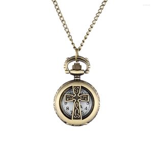 Montres de poche Vintage Bronze Crucifix Croix Creux Quartz Montre Collier Pendentif Femmes Hommes Cadeaux LXH