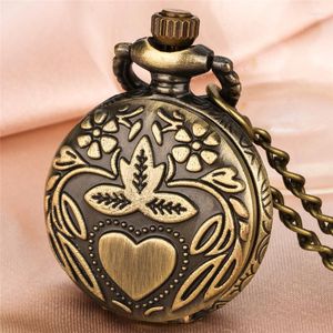 Montres de poche Design Vintage Sculpture Coeur Fleur Feuille Motif Numéro Arabe Montre À Quartz Pour Hommes Femmes Collier Chaîne Montre Cadeau