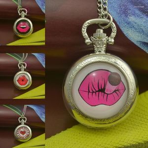 Montres de poche en gros mode rouge lèvre montre collier femme Fob Sexy amour argent rond convexe lentille verre photo fille mignon