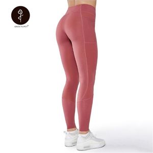 Pockets Yoga Leggings Women's Double Sided Nylon Elastic Tight Fitting Sports Tall Waist Pants Gym Workout Fashion 211118