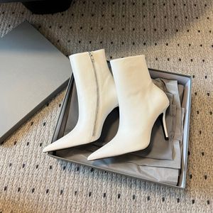 Bottes à talons pointues Boots à glissière Cuir Stiletto Talage Fashion Bootties 8,5 cm Chaussures de créateur