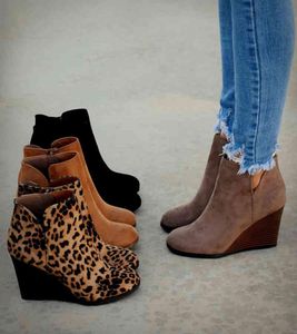 Bottises d'orteil pointues Femmes d'hiver Leopard Boots de la cheville Lace Up Footwear Platform High Heels Calages Chaussures Femme Bota féminina x04248038666