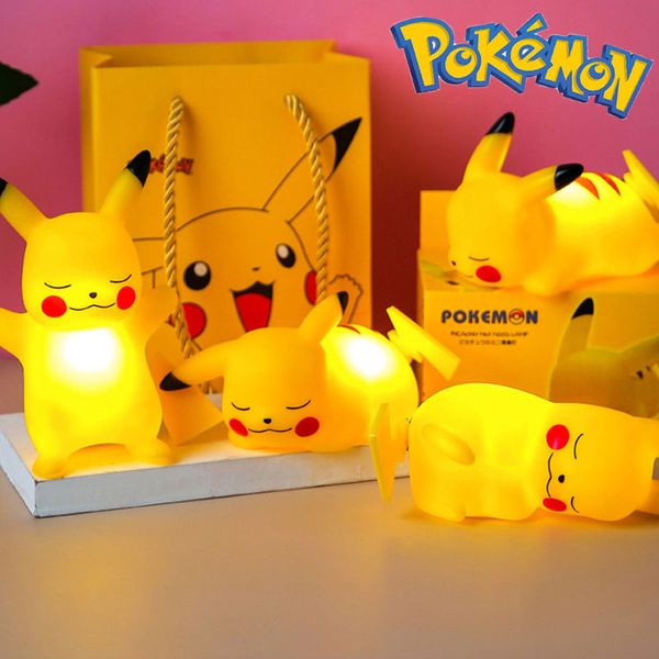 Pokemon Pikachu luz nocturna lindo anime luz suave dormitorio mesita de noche LED MINI lámpara