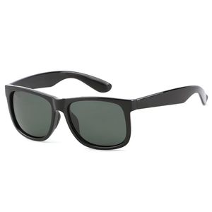 Polariser Square Lunettes de soleil pour homme Beach Sports Sun Lunettes Sun Protection UV Protection Surf Lunettes de pêche Surf