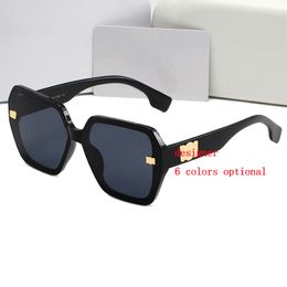 Lunettes de soleil de créateurs polarisés Summer Summer Sunglasses UV 400 Fashion Film Full Frame Sun Glasse
