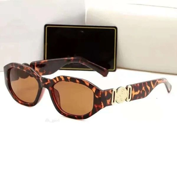 Femme polarisée Designer Luxe Hommes Blanc Off Femmes Lunettes de soleil Personnalité Unisexe Goggle Beach Sun Lire Lunettes Rétro Petit Cadre Luxu 161