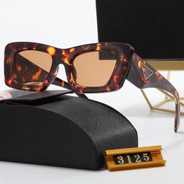 Polarizador Diseñador Gafas de sol Moda Gafas de sol casuales Mujeres Hombres Vidrio de sol Marco completo Gafas de playa Adumbral 4 Opción de color Eyeglass261F