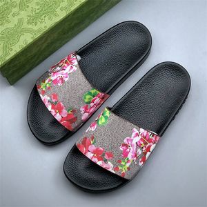 Vrouwen Slipper Ontwerper Zomer Slides Sandalen Strand Glijbaan Plat platform Dames Badkamer Home gg Heren Schoenen Slippers Gestreept guccie Casual comfortabel