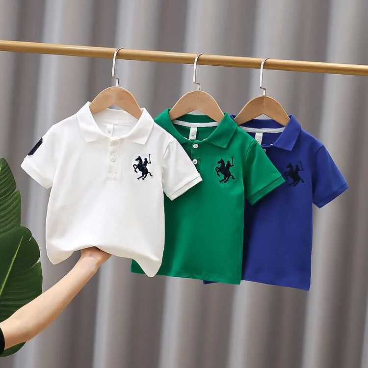 Polos mode Polo pojkar sommar kortärmad polo skjorta förskola pojkar avslappnad skjorta skolrock topp på linjen barnkläder 2-12+yl240502