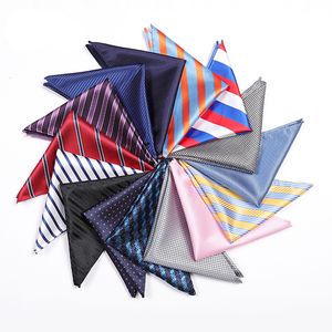 Polyester Hankerchief 60 kleuren rasterpocket vierkante servet gestreepte hoofddoek hoofdtelefoon heren noserag voor feest bruiloft voor kerstcadeau