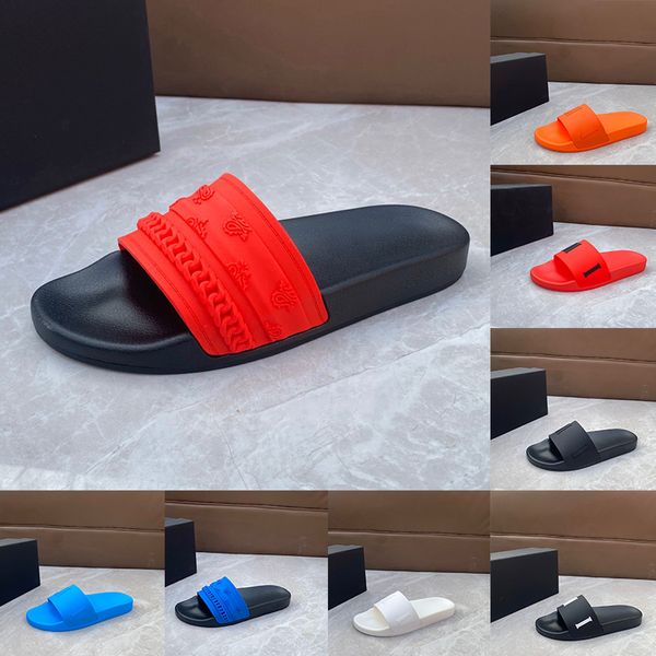 Tobogán de piscina Zapatillas de diseñador Bandana Cadena Rojo Negro Debossed Blanco Claqueta de goma Pantoufle Sandles Pisos Scuffs Mules Verano para hombre para mujer Zapatos de playa Sandalias