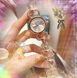 Relojes para mujer de moda popular 30 mm Diseño superior Pulsera de acero inoxidable de alta calidad Cadena de lujo Esfera pequeña Cara Señora Nobel Cuarzo femenino Bonito reloj de pulsera Regalos