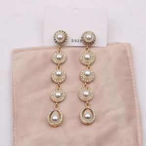 Populaire 18K Plaqué Or Designer Lettres Stud Longue Boucle D'oreille Dangle Cristal Géométrique De Luxe Marque Femmes En Cuir Strass De Mariage Partie Jewerlry Accessoires