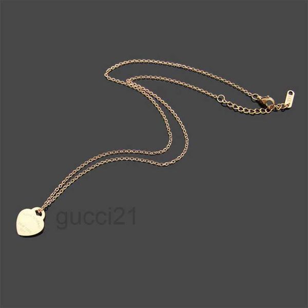 Popular 18kgold Nuevo collar colgante Charm de moda Fourleaf para hombres y mujeres Joyería de diseño de acero inoxidable de alta calidad PKRJ HXOG CSRH CSRH