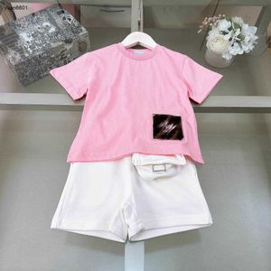 Popular Baby Tracksuists Filles Suit à manches courtes Kids Kids Designer Clothes Taille 90-150 cm T-shirt rose mignon et short de poche 24APril