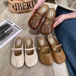 Medias calzoncillos populares de Baotou para ropa para mujeres 2024 Nuevos zapatos de frijoles franceses de primavera de la parte inferior mtsippers