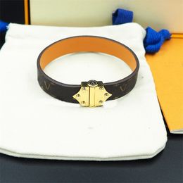 Populaire armbandontwerper Classic verstelbare brede bloem plaid cadeau luxe armband vrouwen vintage lederen armband hoogwaardige polsbandje XB116 b4