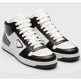 Populair casual-stylish heren in de binnenstad Hoge top Nappa Leather Wit Zwart Sneaker Top Brand Groothandel korting Man Skateboard Walking With Box