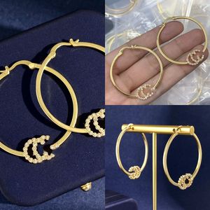 Pendientes de diamantes de diseño popular joyería piercing pendiente chapado en oro para mujer cuelgan pendientes de lujo para mujer orejas sensibles minimalista de alta calidad zh168 E4