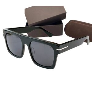 Lunettes de soleil de mode de créateurs populaires pour hommes 0711 1044 Femmes Femmes Designers Lunettes de soleil pour Lady Marques célèbres T Cadre de lettre L'acétate épais peut faire des lentilles de prescription