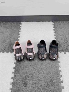 Zapatos de diseño popular para niños pequeños Diseño en forma de oso Zapatos de princesa para bebés Tamaño 21-25 Niños prewalker Caja Embalaje niñas Primeros caminantes 24Mar