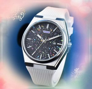 Popular Fashion Men Quartz Watch Reloj Top Marca Relogio Feminino Implaz de agua Tres Estiches Diseño Colorido Strap de goma Relogio Relogio Masculino