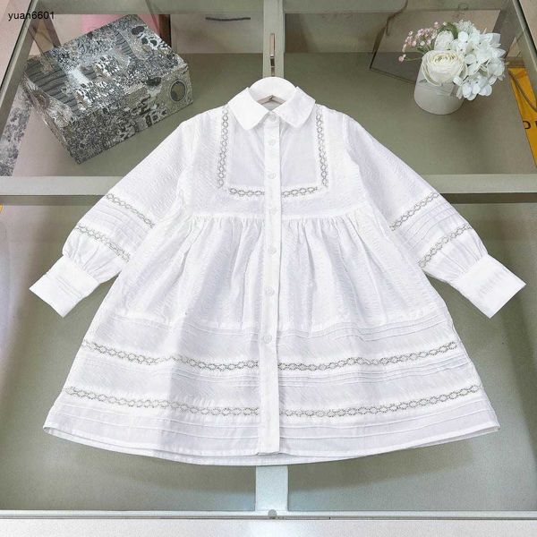 Falda de niña popular Vestido bordado de encaje de manga larga para bebé Tamaño 110-160 Ropa de diseñador para niños Vestido de diseño ahuecado para niños 24 de febrero de 2020