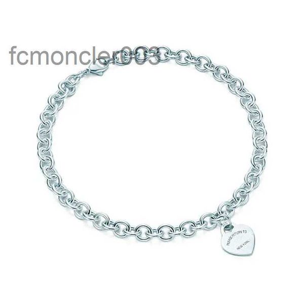 Popular en forma de corazón Cruz Clave 925 Collar de plata esterlina Pulsera Mujer Joyería Moda Simple Día de los Caídos Fiesta de bodas CSN3