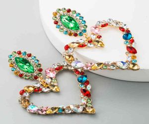 Alliage populaire en forme de cœur incrusté de couleurs diamant et boucles d'oreilles de tempérament exagérées8883496