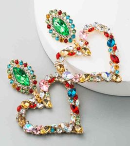 Alliage populaire en forme de cœur incrusté de couleurs diamant et boucles d'oreilles de tempérament exagérées6805797