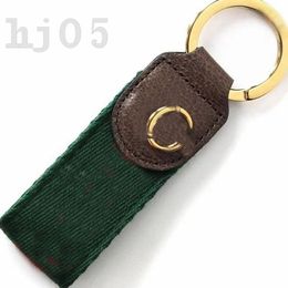 Porte-clés populaire porte-clés en cuir marron sangle rouge et verte breloques de sac accessoires de mode pièces plaquées or porte-clés design grâce unisexe PJ055 C23
