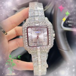 Mentille populaire Diamonds Full Ring Strap Watch Quartz Batterz Batterie d'étoile étoilée brillante table d'horloge étoilée DATE DATE CADE FACE PRÉSILIT