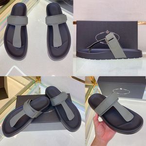 Populaire heren luxe beroemde merk pantoffels sandaal met merklogo op de bovenkant Flats bodem Slippers Strand teenslippers Hoge kwaliteit zwembadslippers