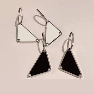 Diseñador popular de tendones de metal de Ohrringa para clips de orejas de triángulo de mujer plateado plateado negro caída de lujo de lujo lujoso jewerly zb044