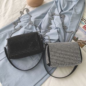 Populaire strass tas dames zomer 2022 nieuwe modeketen crossbody tas net rood één schouder onderarm klein publiekpakket