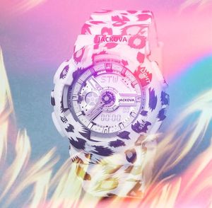 Sports populaires Digital Quartz Duel Core Mouvement Homme Horloge Montre Femmes Hommes Temps Mondial LED Lumière Froide Double Affichage Ceinture En Caoutchouc tous les cadeaux de montre-bracelet crime