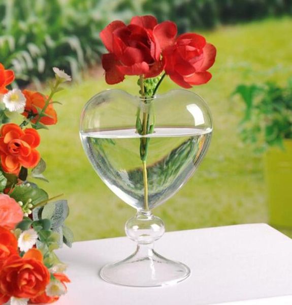 Vases en verre sur pied populaires avec conception en forme de coeur fourniture de fête de mariage décoration de la maison vases à fleurs pots en verre de bureau planteur 8918520