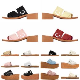 Styles populaires Mules Pantoufles Sandales de créateurs de mode Femmes Sliders House Australie Pantoufle Paille Jaune Furry Flip OG Cuir gaufré Woodys Plate-forme Pantoufles