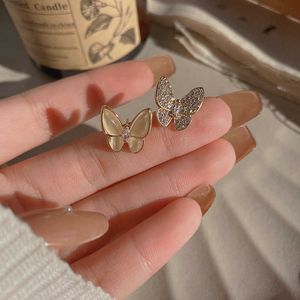 Anillo sorpresa popular y joyería para regalos diseño de mariposa con incrustaciones de aguja de plata con Cleefly común