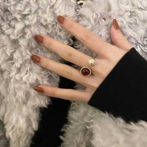 Anneau de surprise populaire et bijoux pour cadeaux anneau rouge Femmes Luxury Unique Design exquis doigt haut avec cleefly commun