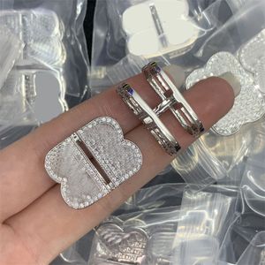 Populaire trendy stud oorbellen voor mannen deluxe optionele metalen oorbel licht luxe temperament gepersonaliseerde designer oorbellen prachtig etentje zl176 I4