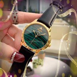 Mujeres populares Hombres Bee Relojes 38 mm todo el reloj del crimen Batería de cuarzo importada Cinturón de cuero genuino elegante Rojo Azul Verde Dial Co316g
