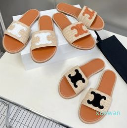 Sandales de marque pour femmes populaires pantoufles sandales à fond plat avec logo signature sur la sandale de vacances d'été supérieure sandale triompher tendance